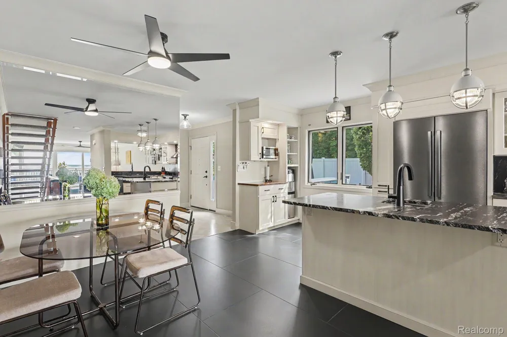 215 North Shore Drive #1 South Haven City, MI 49090