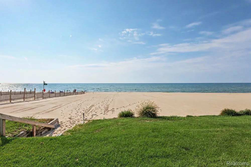 215 North Shore Drive #1 South Haven City, MI 49090