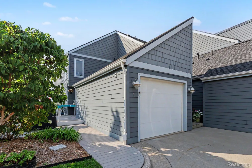 215 North Shore Drive #1 South Haven City, MI 49090