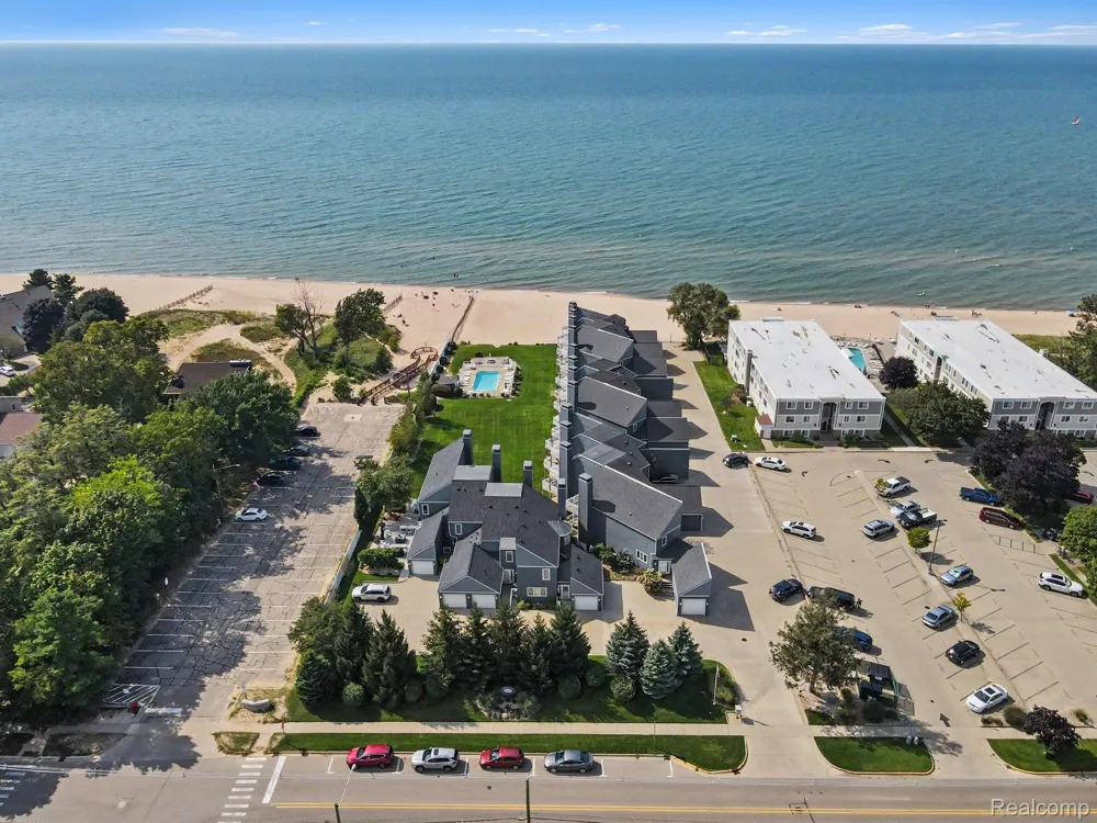 215 North Shore Drive #1 South Haven City, MI 49090