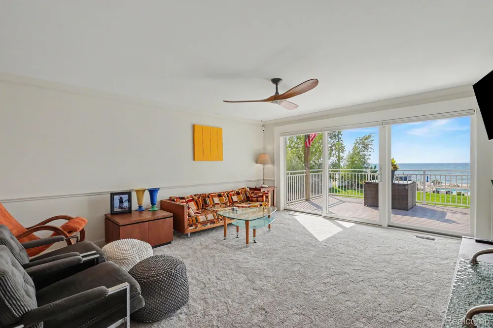 215 North Shore Drive #1 South Haven City, MI 49090