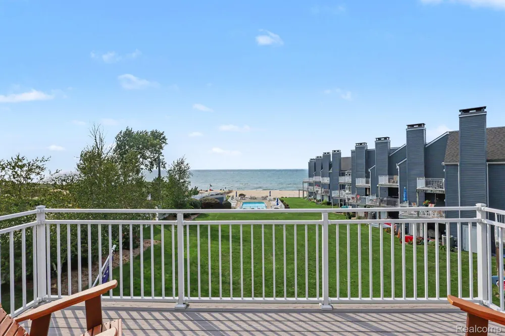 215 North Shore Drive #1 South Haven City, MI 49090