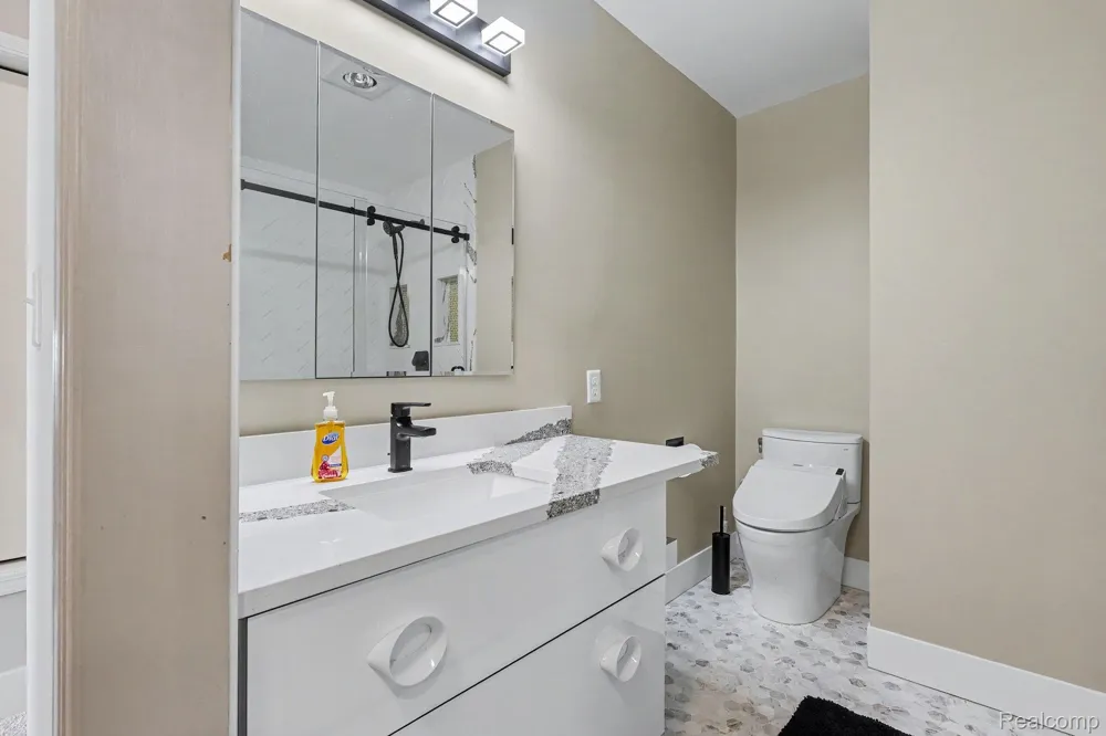 215 North Shore Drive #1 South Haven City, MI 49090