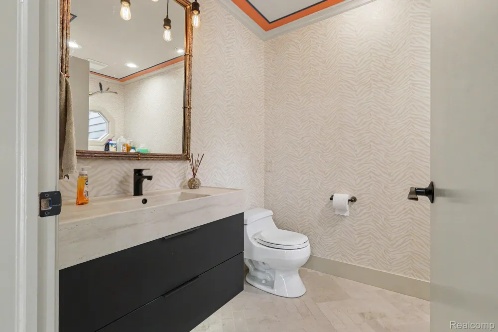 215 North Shore Drive #1 South Haven City, MI 49090