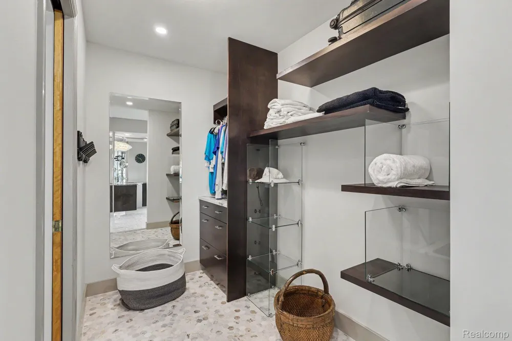 215 North Shore Drive #1 South Haven City, MI 49090