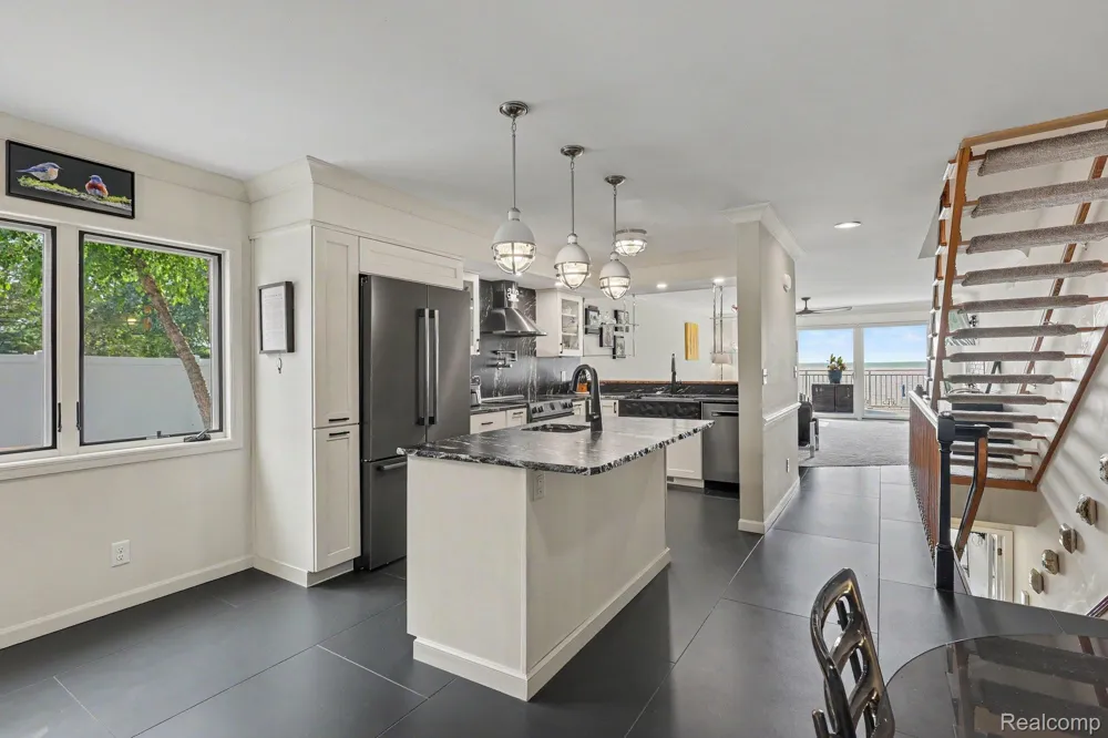 215 North Shore Drive #1 South Haven City, MI 49090