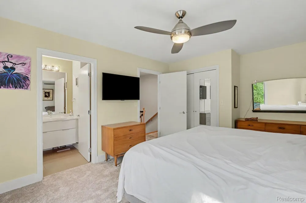 215 North Shore Drive #1 South Haven City, MI 49090