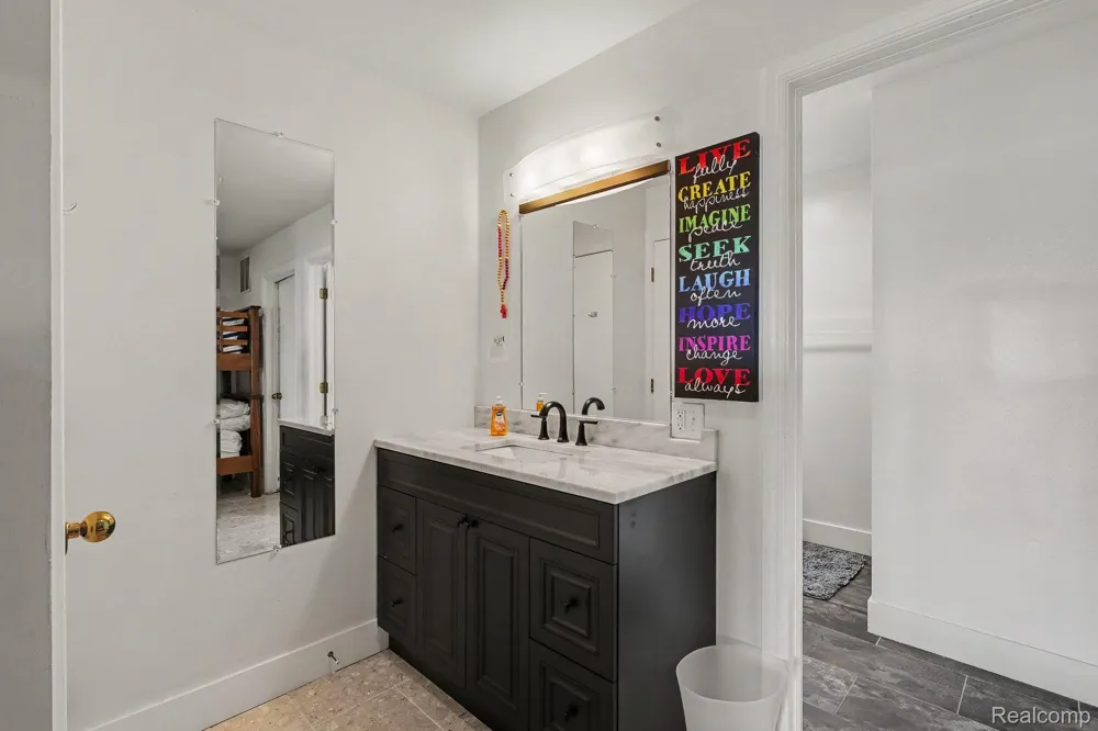 215 North Shore Drive #1 South Haven City, MI 49090