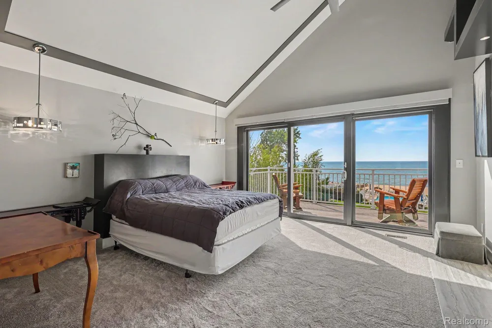 215 North Shore Drive #1 South Haven City, MI 49090