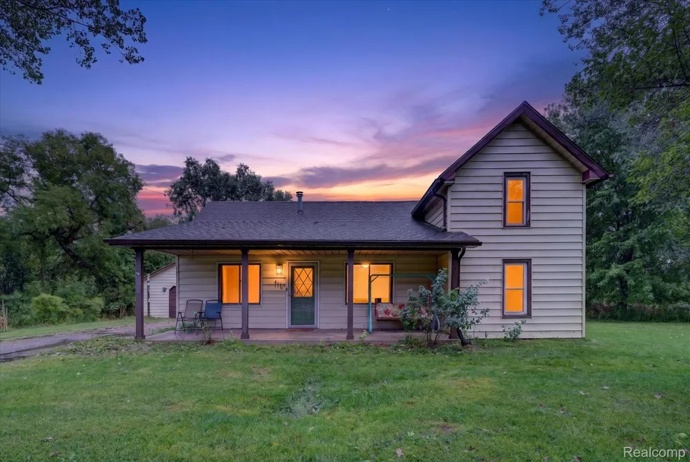 416 Thomas Street Holly Village, MI 48442