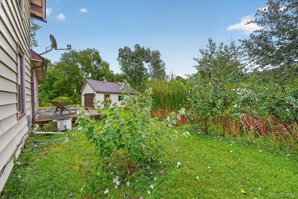 416 Thomas Street Holly Village, MI 48442