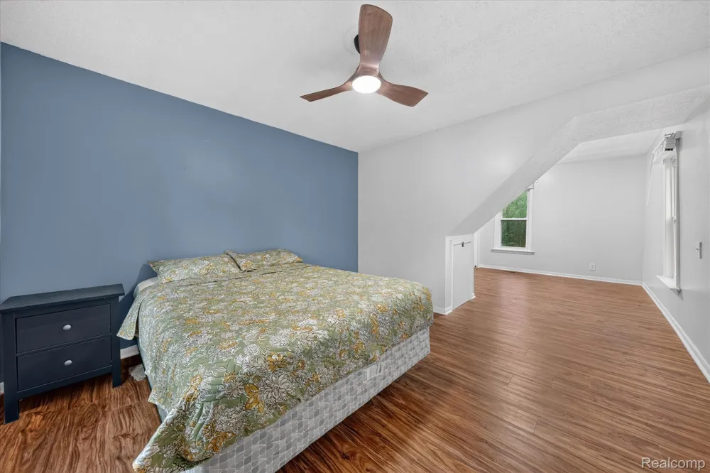 416 Thomas Street Holly Village, MI 48442