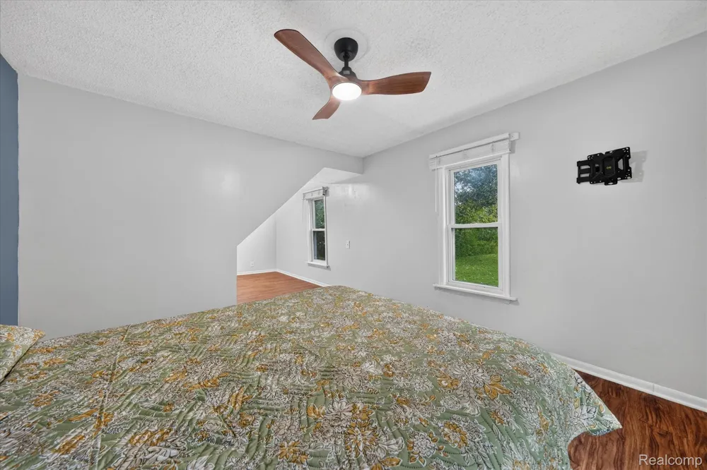 416 Thomas Street Holly Village, MI 48442