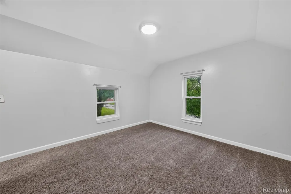 416 Thomas Street Holly Village, MI 48442
