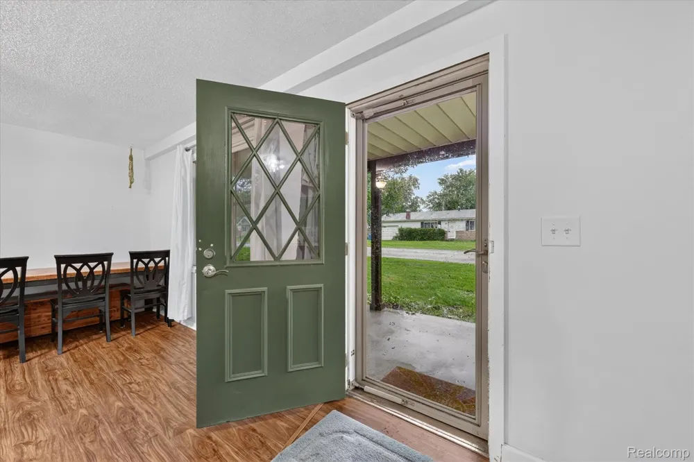416 Thomas Street Holly Village, MI 48442