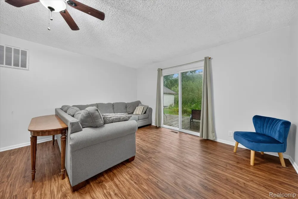416 Thomas Street Holly Village, MI 48442