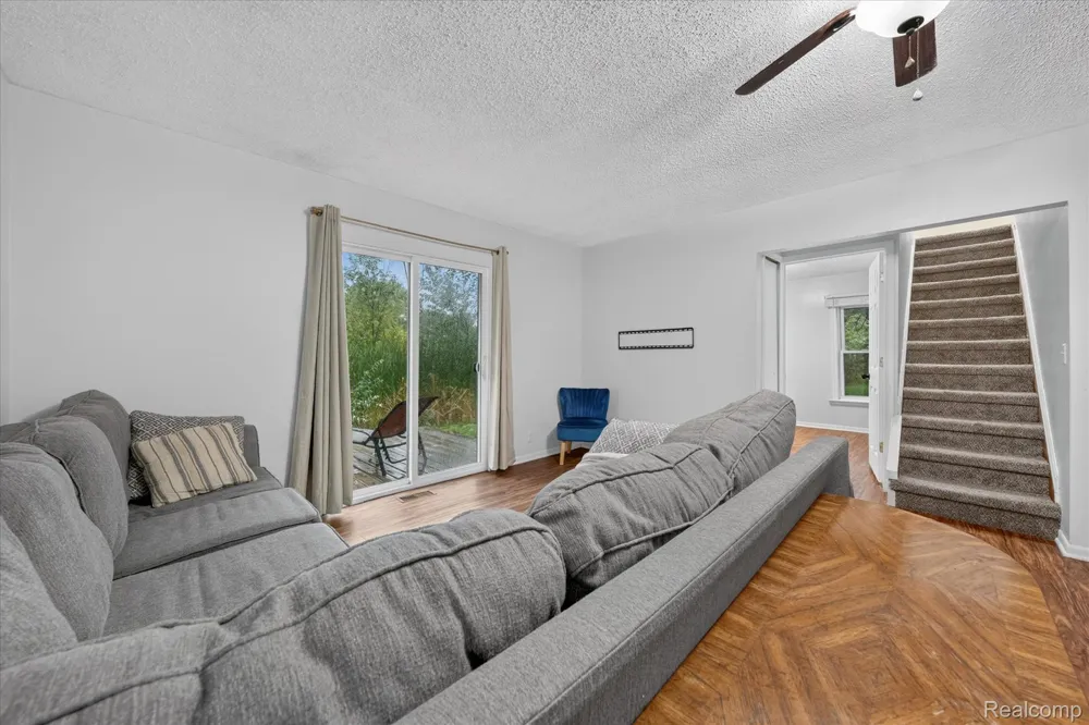 416 Thomas Street Holly Village, MI 48442