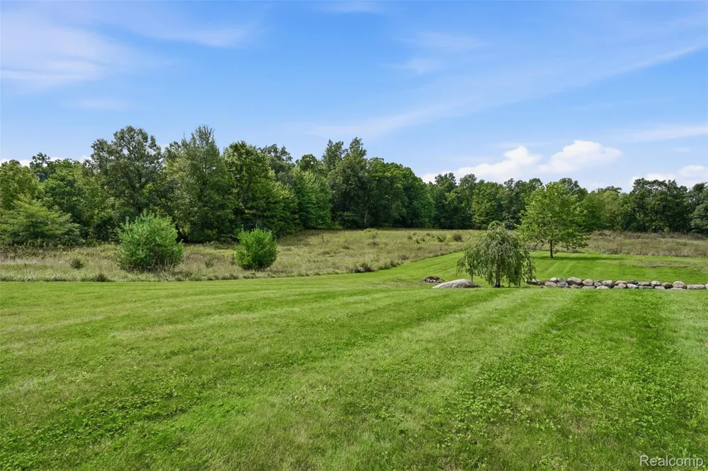 7433 Mabley Hill Road Tyrone Township, MI 48430