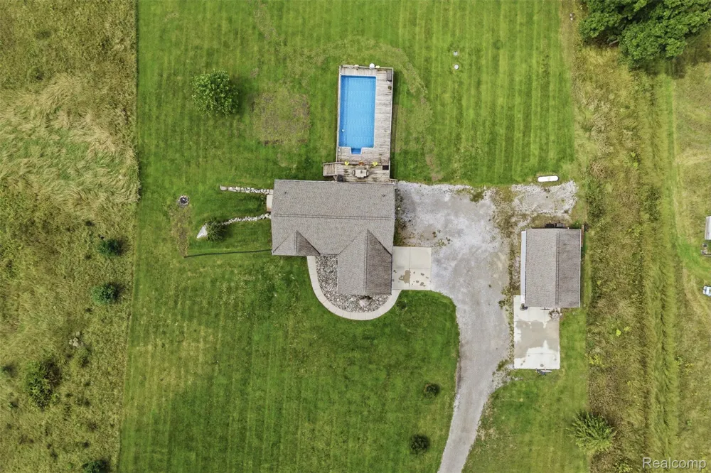 7433 Mabley Hill Road Tyrone Township, MI 48430
