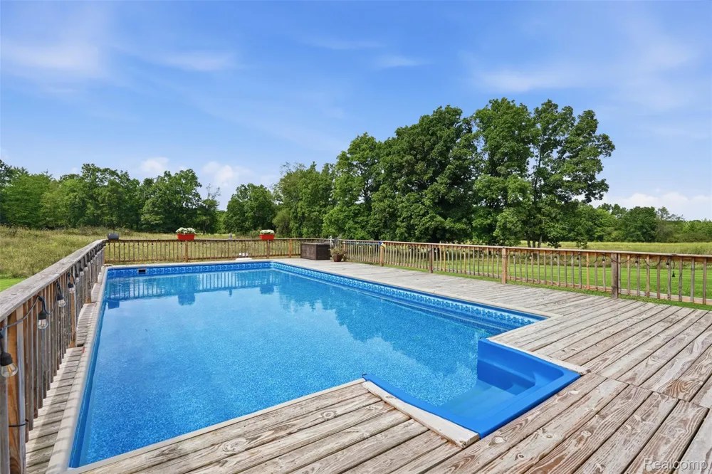 7433 Mabley Hill Road Tyrone Township, MI 48430