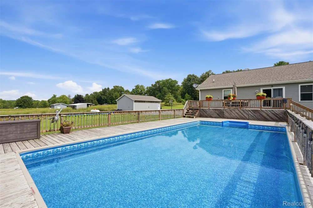 7433 Mabley Hill Road Tyrone Township, MI 48430