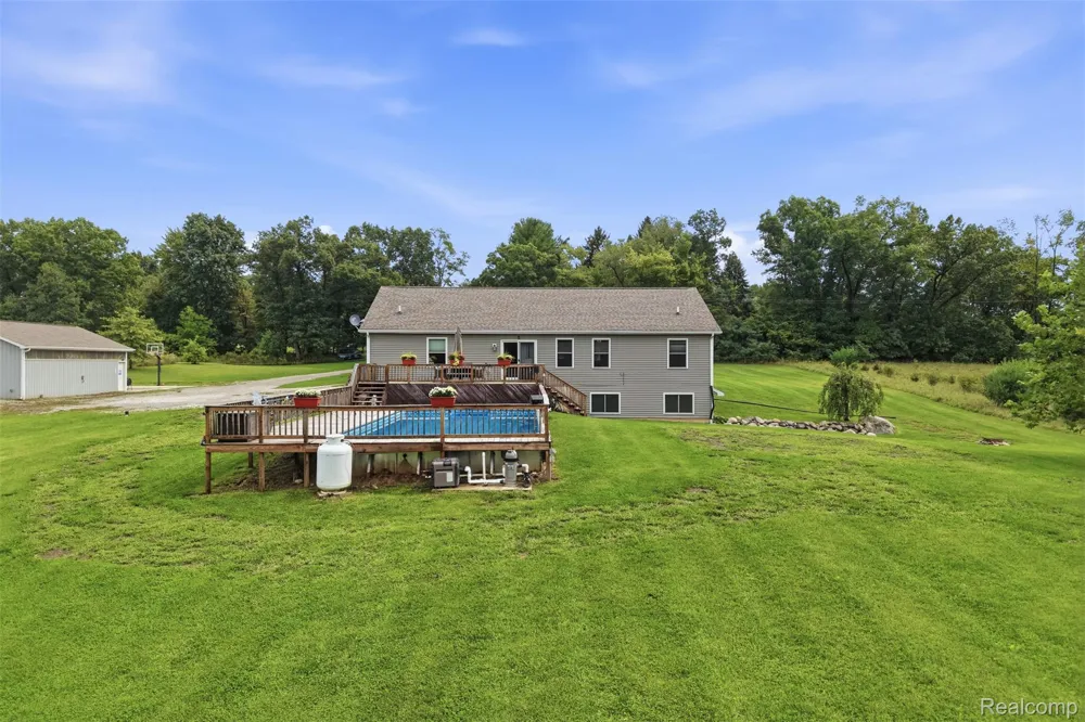 7433 Mabley Hill Road Tyrone Township, MI 48430