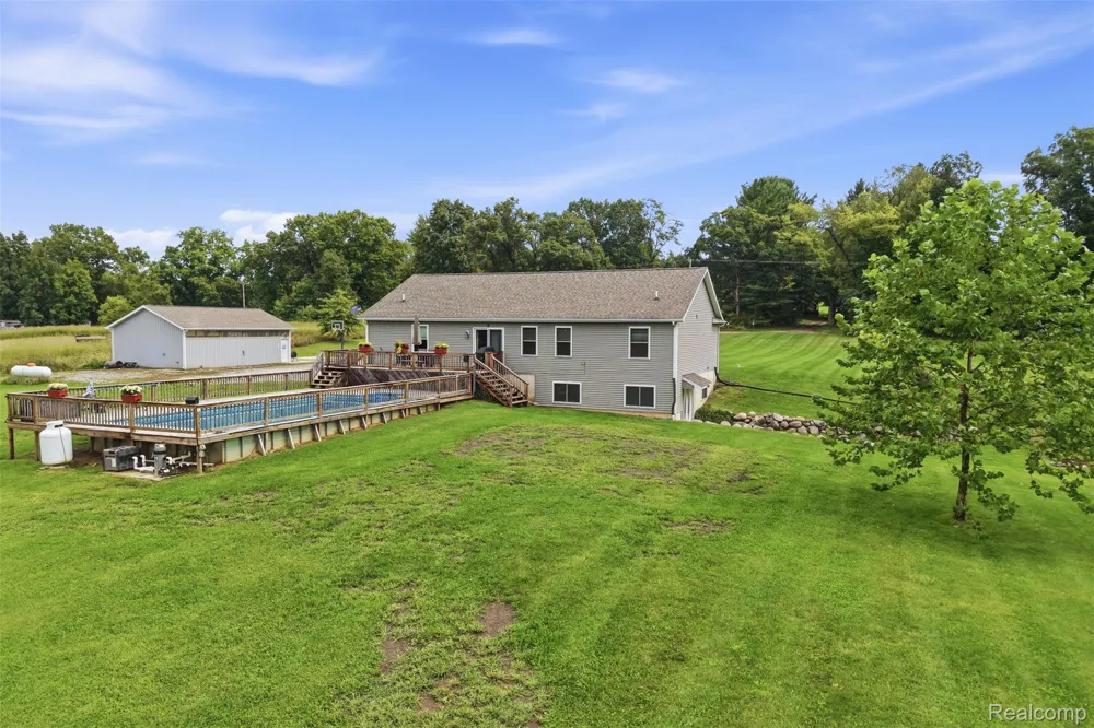 7433 Mabley Hill Road Tyrone Township, MI 48430