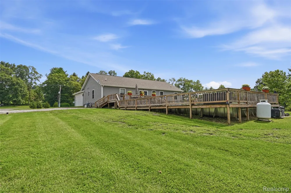 7433 Mabley Hill Road Tyrone Township, MI 48430