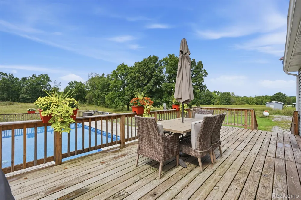 7433 Mabley Hill Road Tyrone Township, MI 48430