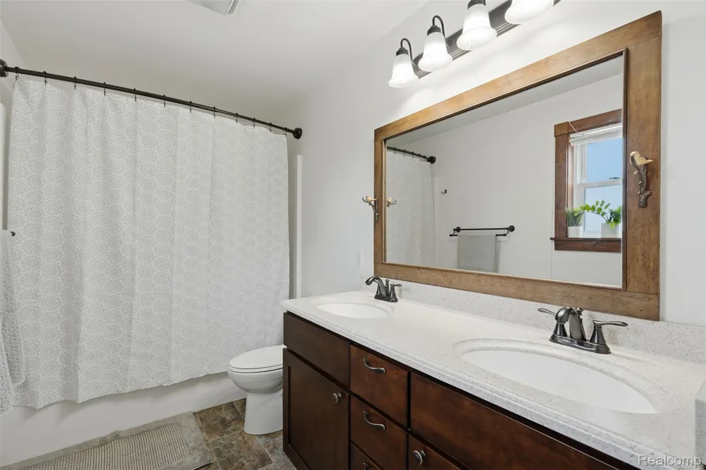 7433 Mabley Hill Road Tyrone Township, MI 48430