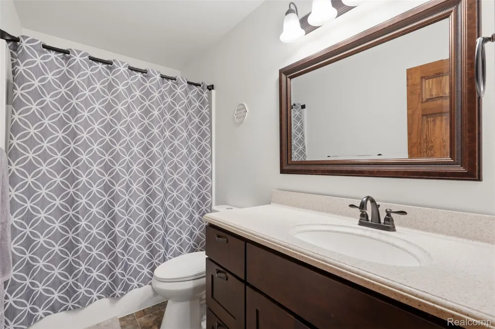 7433 Mabley Hill Road Tyrone Township, MI 48430