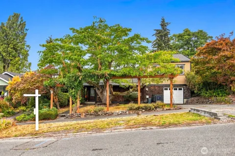 1252 SW Othello Street