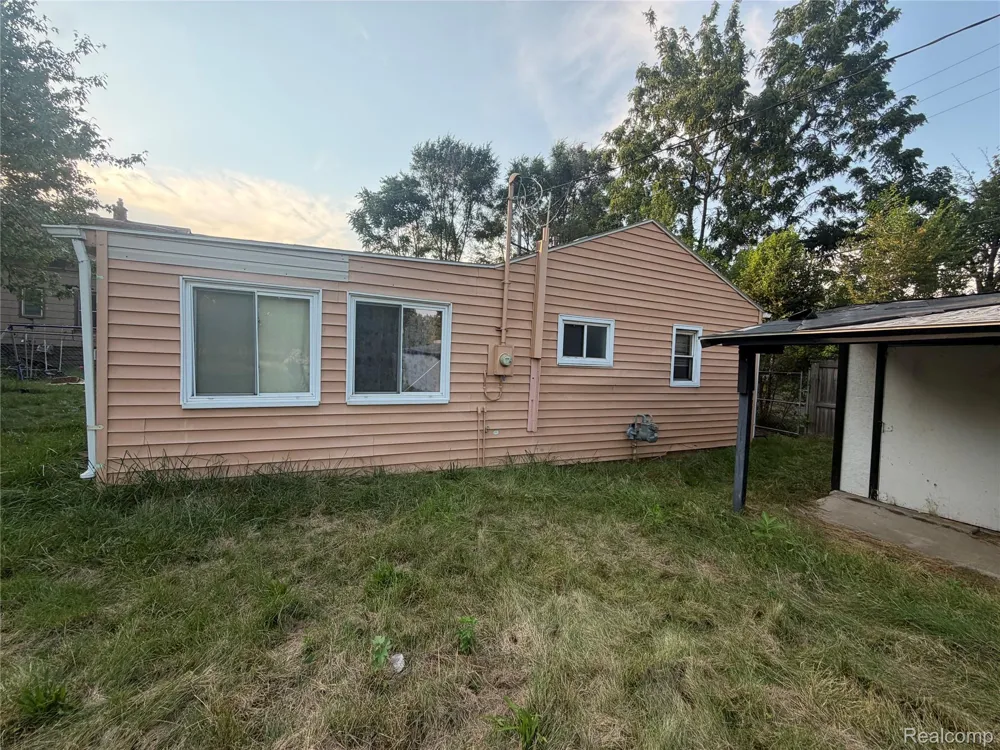 39 Cherrygrove Street Ecorse City, MI 48229