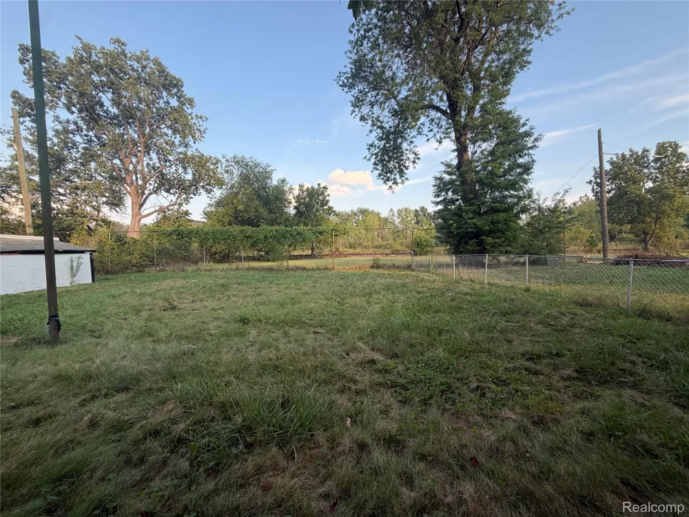 39 Cherrygrove Street Ecorse City, MI 48229