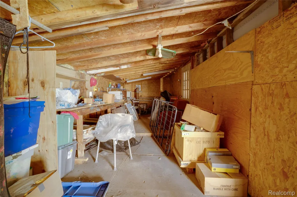39 Cherrygrove Street Ecorse City, MI 48229