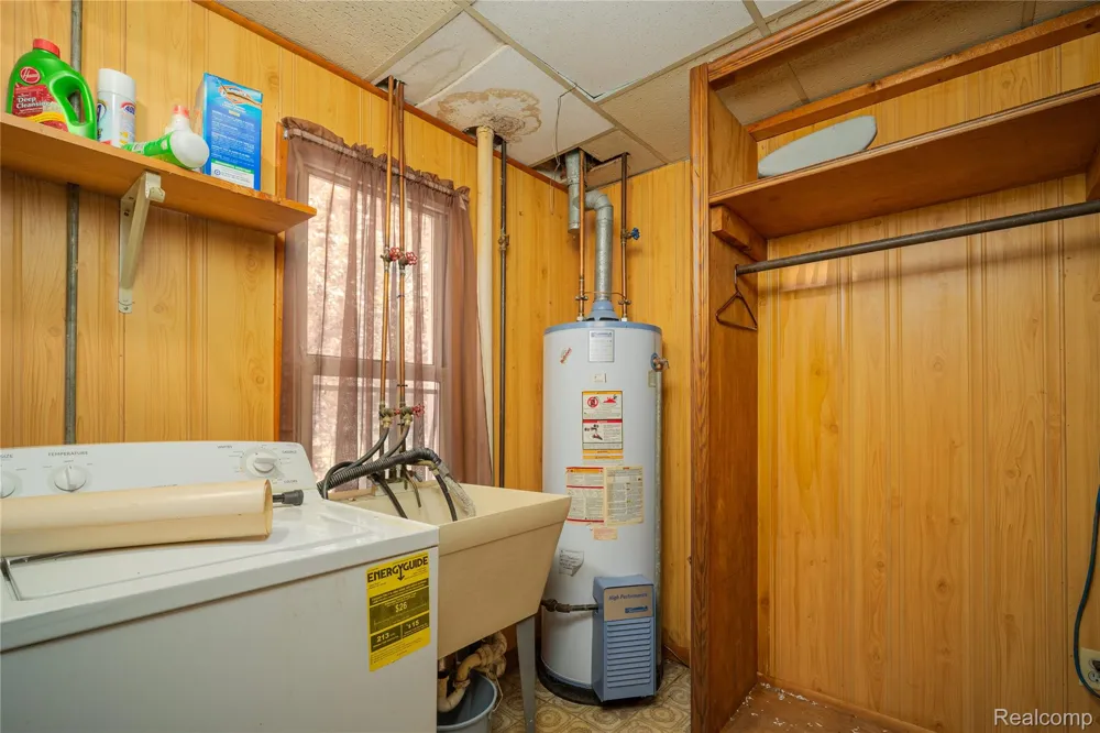 39 Cherrygrove Street Ecorse City, MI 48229