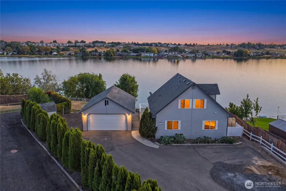 1317 W Lakeside Drive Moses Lake, WA 98837
