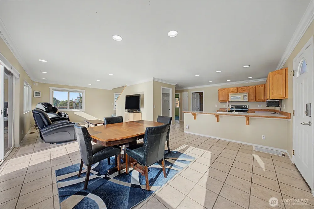 1317 W Lakeside Drive Moses Lake, WA 98837