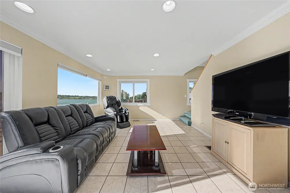 1317 W Lakeside Drive Moses Lake, WA 98837