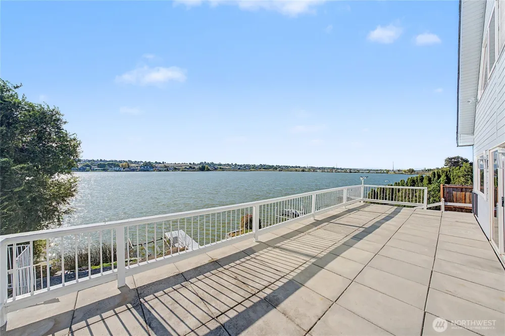 1317 W Lakeside Drive Moses Lake, WA 98837