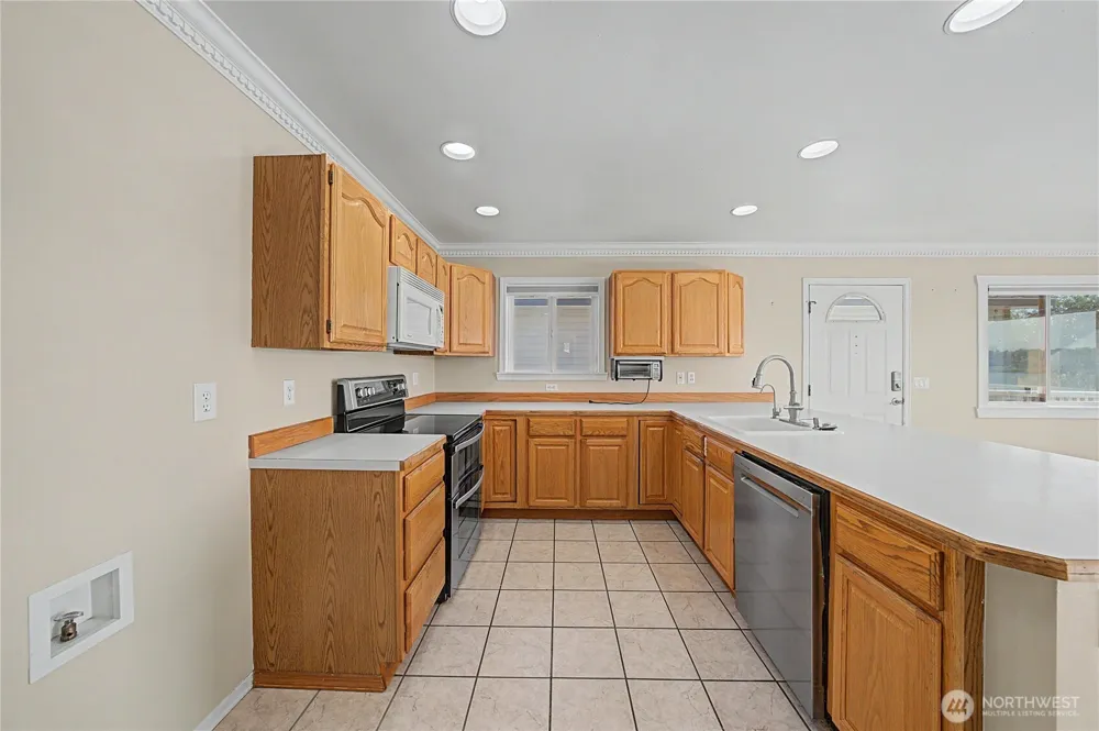 1317 W Lakeside Drive Moses Lake, WA 98837
