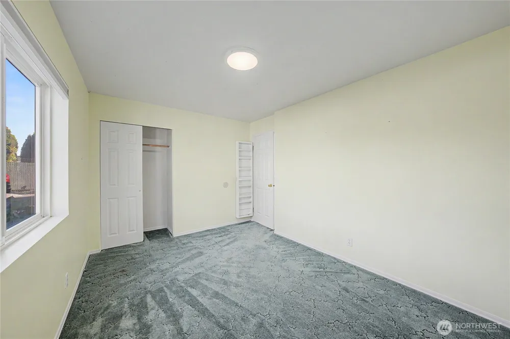 1317 W Lakeside Drive Moses Lake, WA 98837