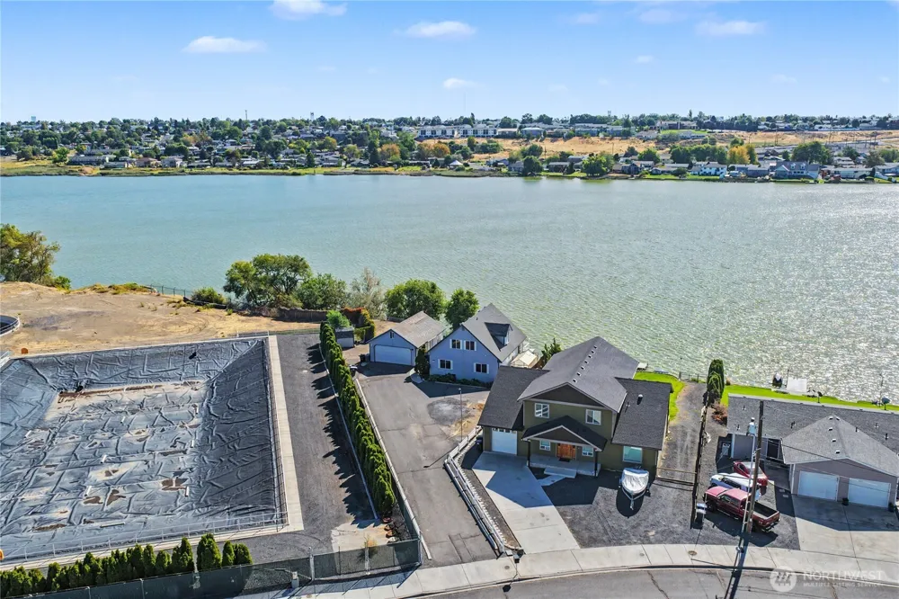 1317 W Lakeside Drive Moses Lake, WA 98837