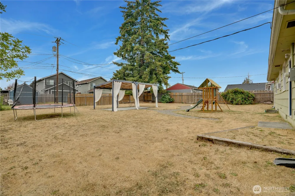 918 E 52nd Street Tacoma, WA 98404
