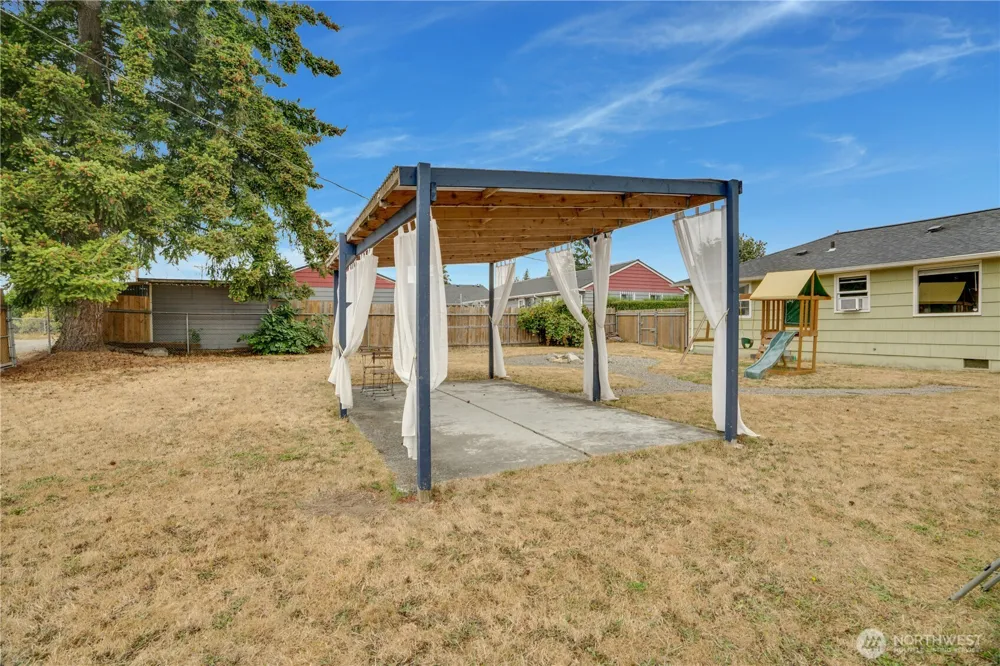 918 E 52nd Street Tacoma, WA 98404