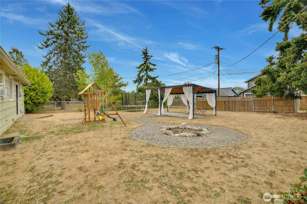 918 E 52nd Street Tacoma, WA 98404