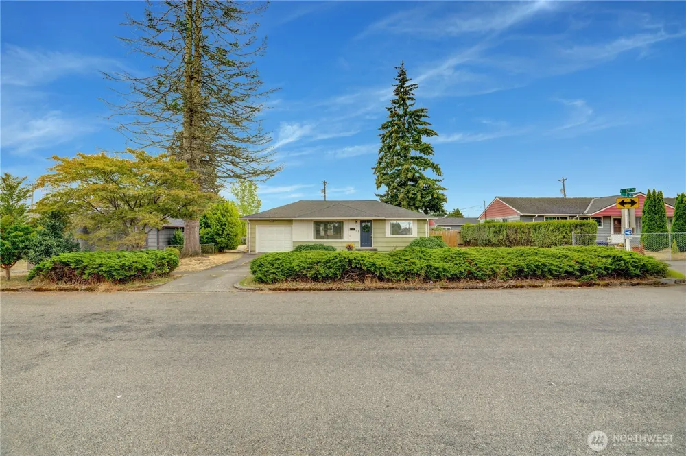 918 E 52nd Street Tacoma, WA 98404