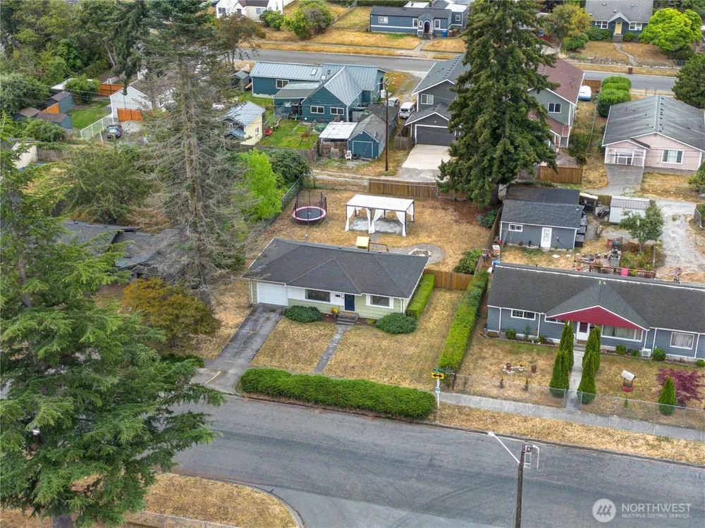 918 E 52nd Street Tacoma, WA 98404