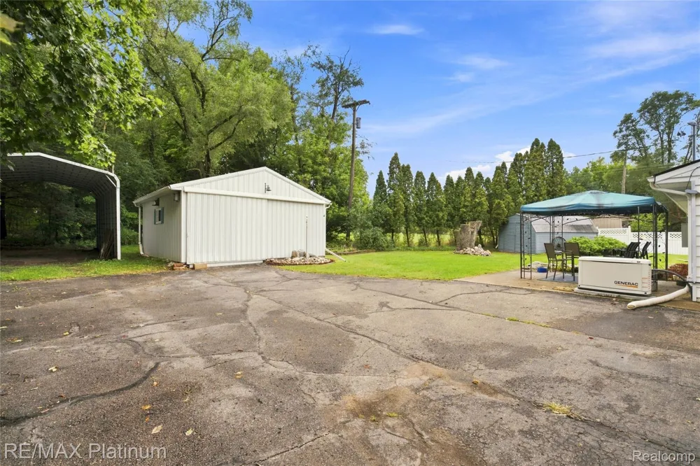 1609 W Dewey Road Owosso Charter Township, MI 48867