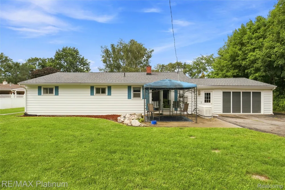 1609 W Dewey Road Owosso Charter Township, MI 48867